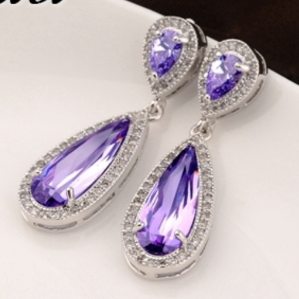 CUBIC ZIRCONIA EARRING